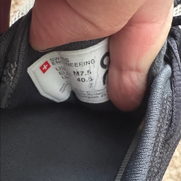 On Cloud Running Casual Black Taupe Sneaker Shoes M 7.5 men’s - Picture 9 of 9